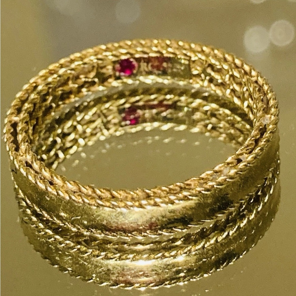 Roberto Coin 18K Solid Yellow Gold Band with Red Ruby – Size 6 – Made in Italy